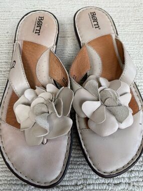 Born Women's Cream Leather Floral Slide Sandals